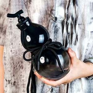 Bouteille d'eau sport en plastique écologique en forme de gourde grande capacité – Tendance créative et mode pour le transport en groupe - Product Image 6