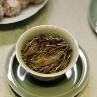 Boîte Cadeau Yunnan Raw Puer Dragon Ball Effet Bien-être Doux pour la Peau Optionnel Parfait pour Souvenir Cadeau de Fêtes