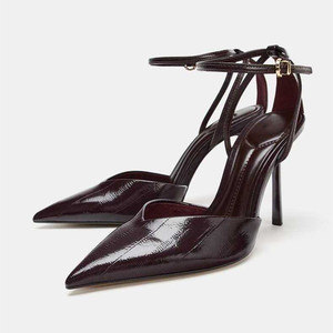 Sandales à talons hauts pour femmes en cuir verni noir à bout pointu et talon aiguille - Bout ouvert avec bride unique - Product Image 1