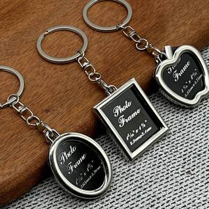 Porte-clés personnalisé en alliage de zinc, porte-clés promotionnels en métal à la mode, souvenir avec impression UV pour voiture, cadeaux personnalisés - Product Image 4