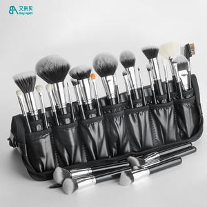 Juego <span class=keywords><strong>de</strong></span> Brochas <span class=keywords><strong>de</strong></span> <span class=keywords><strong>Maquillaje</strong></span> Profesional <span class=keywords><strong>de</strong></span> Alta Calidad para Envío Directo, Juego <span class=keywords><strong>de</strong></span> Brochas <span class=keywords><strong>de</strong></span> <span class=keywords><strong>Maquillaje</strong></span> Todo en Uno <span class=keywords><strong>de</strong></span> 40 Piezas en Color Plateado y Negro con Bolsa - Product Image 3