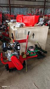 آلة حرث صغيرة PFSN-WG-05 تعمل بالديزل رباعية الأشواط بقوة 5-12 حصان وعرض حرث 30 سم متعددة الأغراض باللون الأحمر - Product Image 5