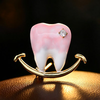 TIANSHE Broche Mignonne en Forme de Dent, Fleur de Poitrine à Sourire Dégradé, Épingle Amusante et Adorable