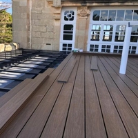 Planches de terrasse en composite WPC - Imperméables, écologiques, ignifuges, garantie 1 an, design moderne pour hôtel, villa, parc, utilisation en bois