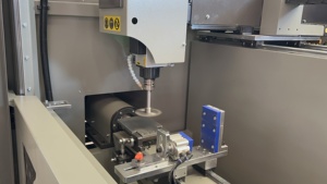 Máquina de Fresado y Taladrado CNC con ATC para Ventanas y Puertas de Aluminio - Product Image 4