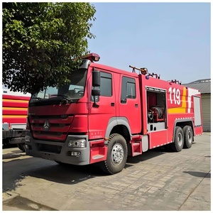 Promotion Spéciale : Camion-citerne à eau HOWO 12000L 4x2 avec conduite à droite/à gauche - Product Image 1