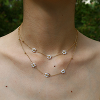 Collier imitation perles plaqué or en acier inoxydable anti-ternissement avec breloques papillon tendance pour femme