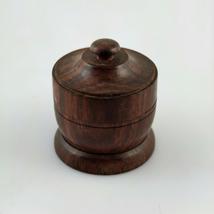 Caja de regalo de madera hecha a mano compacta con tapa Ideal para almacenamiento Decoración de escritorio de oficina en casa y regalos reflexivos en todas las ocasiones - Product Image 1