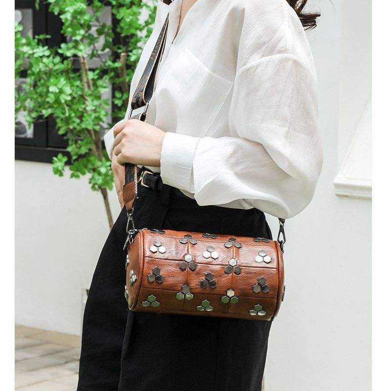 สีน้ำตาลเข้ม