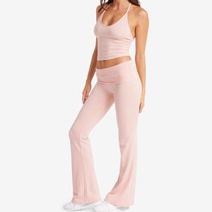 Completo Sportivo Traspirante Personalizzato per Pilates e Yoga, Top Corto con Allacciatura al Collo e Leggings a Zampa con Risvolto, Set da Allenamento in 2 Pezzi YB43 - Product Image 6