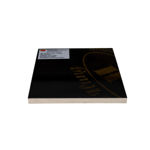 Hoja de madera contrachapada 4X8 Tablero fenólico con película negra Revestimiento fenólico 18mm de espesor de la fábrica de Vietnam - Product Image 1