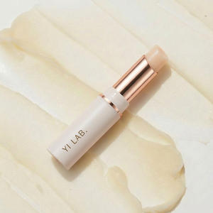 Bálsamo Exfoliante Labial Vegano Humectante de Larga Duración, Sin Grasa, con Miel Orgánica e Infusión de Hierbas - Product Image 3