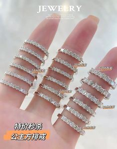 Anillo de Boda Xinfly de Oro Blanco de 18k con Diamantes de Corte Princesa de Media Eternidad - Product Image 4