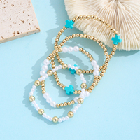 Ensemble de 4 bracelets à perles, perles dorées, perles blanches et breloques en turquoise, bijoux de plage, cadeau pour femmes