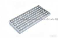 Marches d'escalier en acier avec bandes antidérapantes jaunes, grille en acier galvanisé à chaud pour usage industriel extérieur, écologique et durable
