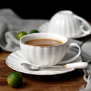 Ensemble de tasses à café et soucoupes en céramique à bord doré, blanc, pour le thé de l'après-midi, vente en gros - Product Image 5