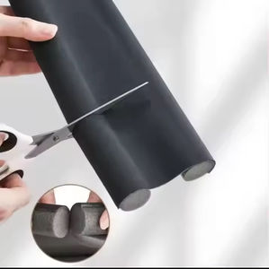 Bande de joint d'étanchéité pour bas de porte, anti-poussière en mousse, bloqueur de courant d'air pour porte coulissante, vente en gros d'usine - Product Image 1
