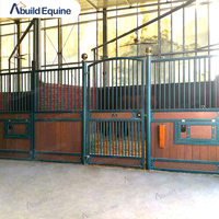 Écurie équestre extérieure écologique en acier, aluminium et acier inoxydable pour ferme équine