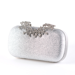 Magnifique pochette de soirée en métal scintillant pour femme, idéale pour les fêtes formelles et les mariages - Product Image 3