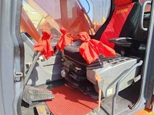 Excavadora de cadenas DOOSAN DX225LC usada, modelo 2016, con BOMBA ORIGINAL, peso operativo de 12900 kg - Product Image 4