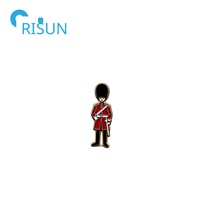 Vervaardigen Op Maat Gemaakte Metalen Zinklegering Cartoon Union Jack Koninklijke Wacht Reversspeldjes London Koningin Bewaker Emaille Pin Badge