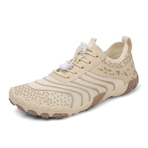 Chaussures légères pour hommes, couleur beige, à séchage rapide, avec système de lacets rapide et semelle antidérapante résistante à l'usure, pour la randonnée et la plage. - Product Image 1