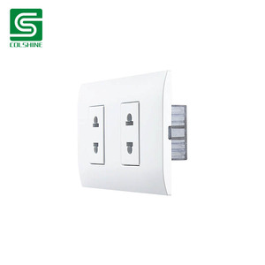 Tomacorriente de Pared de Dos Tomas y Dos Pines con Placa Frontal - Product Image 2