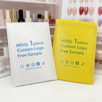 Échantillon gratuit de sacs à bulles en film co-extrudé avec logo personnalisé imprimé pour l'emballage de livraison en ligne