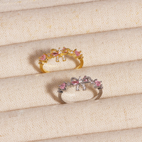 Bagues de mode en gros, plaquées or, en laiton, tendance, mignonnes, avec zircon rose en forme de cœur, nœud papillon, ajustables pour femmes
