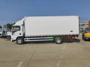 Camion frigorifique ISUZU NPR 190HP pour le transport de poissons vivants, camion frigorifique ISUZU 6 roues pour le transport de poissons frais, véhicule frigorifique ISUZU. - Product Image 4