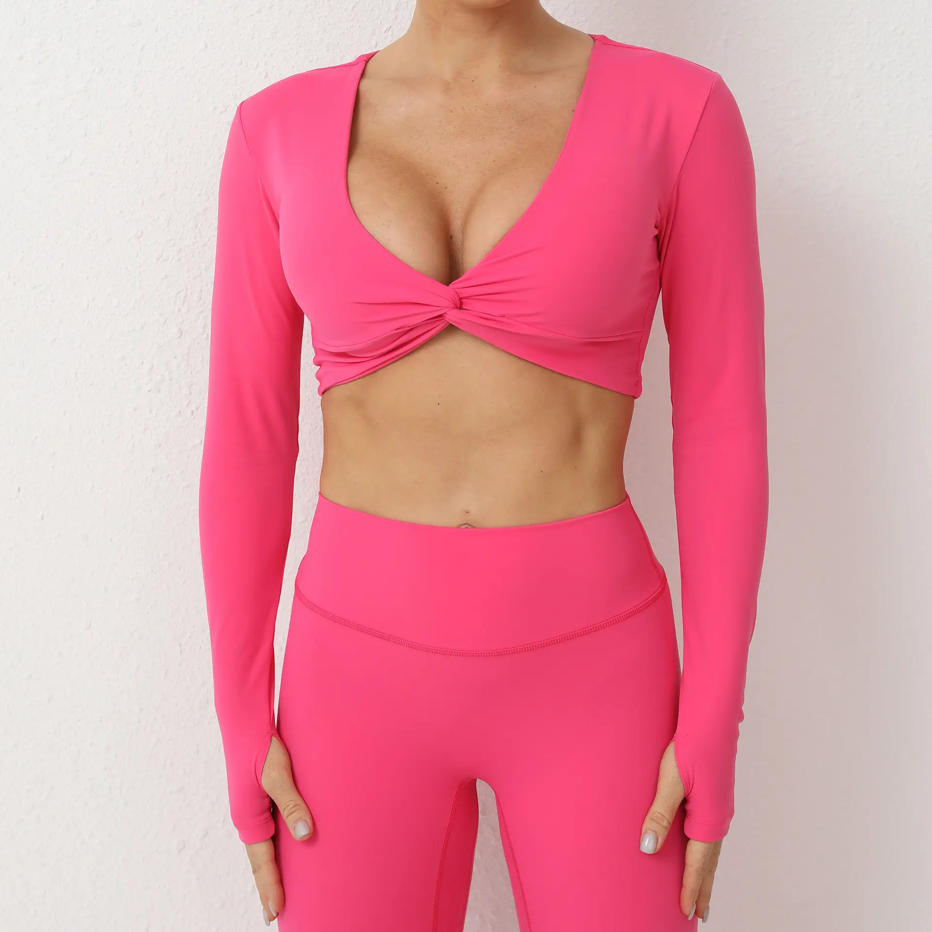 Vente en gros Logo personnalisé Ladiea Gym Chemises d'entraînement Sexy Twist Front Crop Top à manches longues pour les femmes