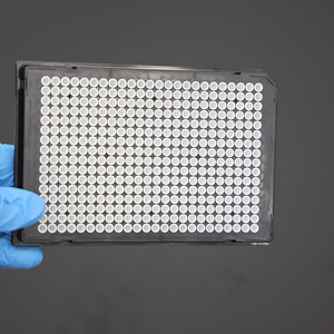 แผ่นเพาะเชื้อ PCR ยี่ห้อ Yongyue 384 หลุม 40 ลิตร ก้นแบน โครงสีดำ หลอดสีขาว ฆ่าเชื้อได้ สำหรับห้องปฏิบัติการ - Product Image 2