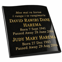 Monumento Funerario de Granito Negro Personalizado, Lápida con Biblia Abierta Tallada, Placa Conmemorativa para Cementerio con Floreros de Granito