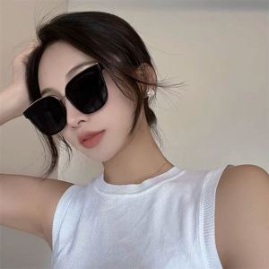 Gafas de Sol Cuadradas Extra Grandes con Logotipo Personalizado, Diseño Retro 2025, Montura Negra Grande, Protección UV400 para Mujer - Product Image 1