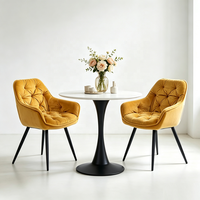 Fauteuil d'appoint capitonné haut de gamme en velours avec pieds en métal noir pour la maison et l'appartement