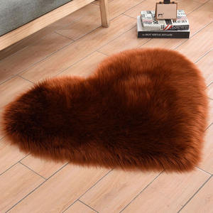 Tapis en fausse fourrure moelleux en forme de cœur, tapis de sol doux et pelucheux, tapis décoratif romantique pour <span class=keywords><strong>coiffeuse</strong></span> et salon - Product Image 5