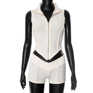 Completo Casual da <span class=keywords><strong>Donna</strong></span> in Due Pezzi, Top Corto Senza Maniche con Logo Personalizzato e <span class=keywords><strong>Pantaloncini</strong></span> a Vita Alta - Product Image 5