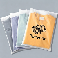 Sac zippé en plastique givré personnalisé réutilisable avec fermeture à glissière et votre logo pour vêtements