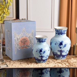 Vases à fleurs contemporains en porcelaine, grands et petits, très demandés pour la décoration intérieure - Vase de table de luxe - Product Image 3