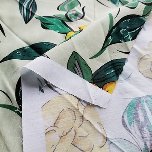 Tissu Popeline Pur Coton Liberty à Motif Floral Imprimé pour Robes, Rideaux, Chemises, Vêtements Bébé/Enfant - Respirant et Personnalisable - Product Image 5