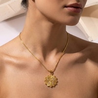 JUSNOVA Nuevo Diseño Serie Océano Collar con Colgante de Estrella de Mar de Acero Inoxidable Chapado en Oro de 18K para Mujer