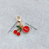 Porte-clés personnalisé avec initiale, breloque cerise rouge, fermoir mousqueton, pendentif pour sac, bijoux nominatifs, cadeau en gros