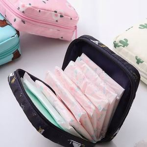 Sac de rangement portable en tissu Oxford, motif lettres, étanche, avec fermeture éclair, pour serviettes hygiéniques, rouges à lèvres et bijoux, 3-6L, vente en gros - Product Image 3
