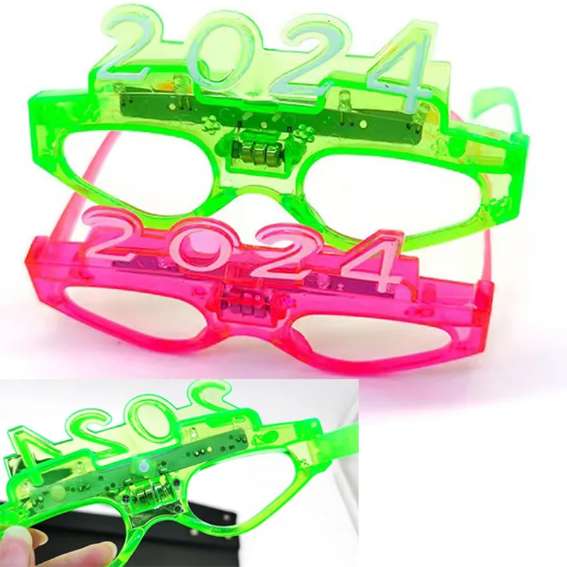 Parti malzemeleri 2024 Gafas LED Iluminar Anteojos 2024 Gafas de decoración de fiesta brillantes para fiesta de celebración de Año Nuevo