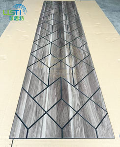 Panneaux muraux de plafond insonorisants en placage de bois <span class=keywords><strong>Triangle</strong></span> carré hexagone Panneaux acoustiques en bois rainurés en V en chêne blanc noyer - Product Image 3