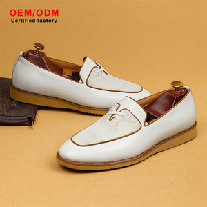 Mocasines de Cuero Genuino Blanco Personalizados OEM para Hombre, con Punta Puntiaguda, Antideslizantes, con Suela de Goma, Impermeables, para Otoño, Oficina y Trabajo - Product Image 2