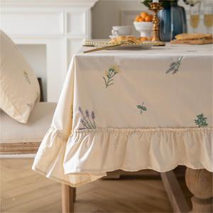 Tovaglia Rotonda in Cotone 100% Stile Nordico con Ricami Floreali e Orlo Arricciato, Colore Crema, Vendita all'Ingrosso - Product Image 5