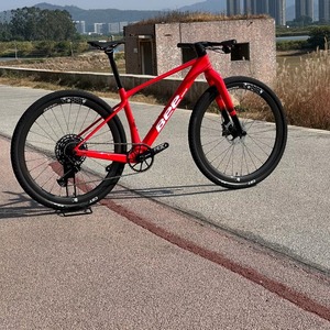 Vélo VTT XC 3010-1 en carbone intégral, 7,8 kg, avec freins à disque hydrauliques 12 vitesses et roues tubeless – Nouveau modèle en gros - Product Image 3