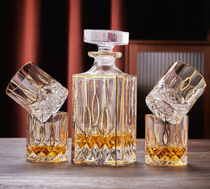 <span class=keywords><strong>Carafe</strong></span> à whisky personnalisée en cristal avec gravure de nom pour bourbon, scotch, spiritueux – Forme carrée – Idéale pour bar à domicile – Vente en gros – Cadeau - Product Image 4