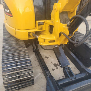 Miniexcavadora CAT 304CCR de 4 Toneladas, Giro Cero, Compacta, Hidráulica, para Construcción Urbana - Product Image 4